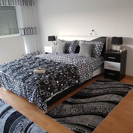 Ferienwohnung Sabina บอซันสกาครูปา ภายนอก รูปภาพ